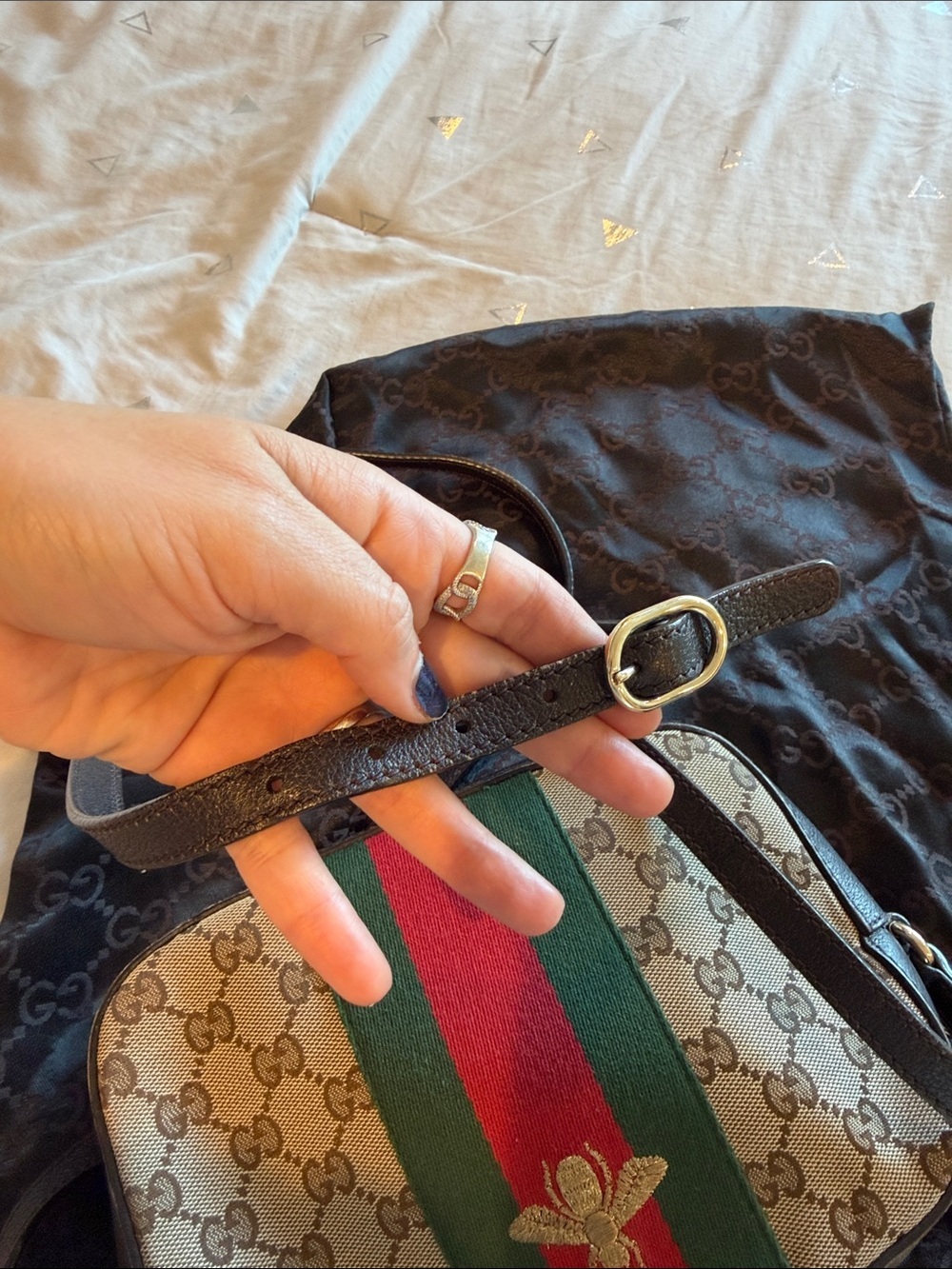 Gucci Beige GG Canvas Crossbody with Red & Green sherry line & Gold Bee - Picture 11 of 16